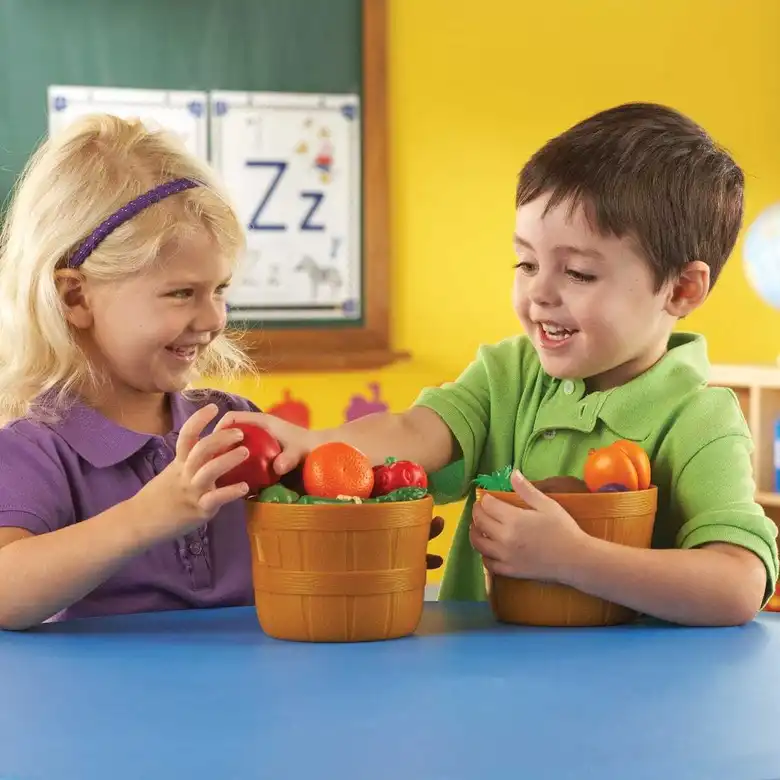 Детски комплект плодове в кофа,Learning Resources,LER 9720