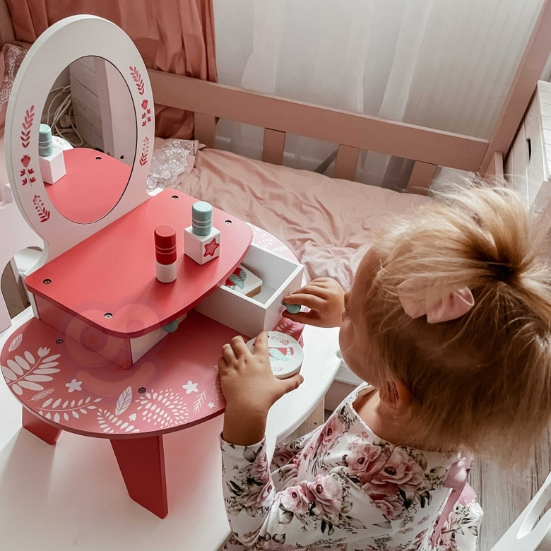 Детска дървена гримьорна с аксесоари от Tooky toy