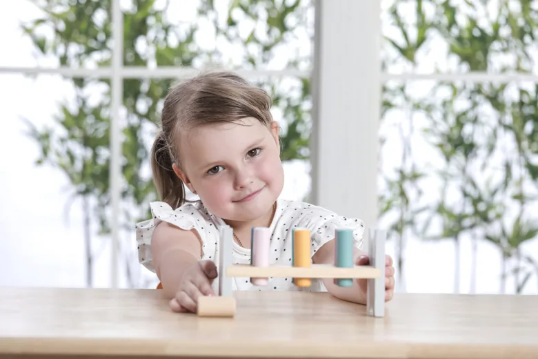 Дървена игра с чукче PolarB от Viga toys