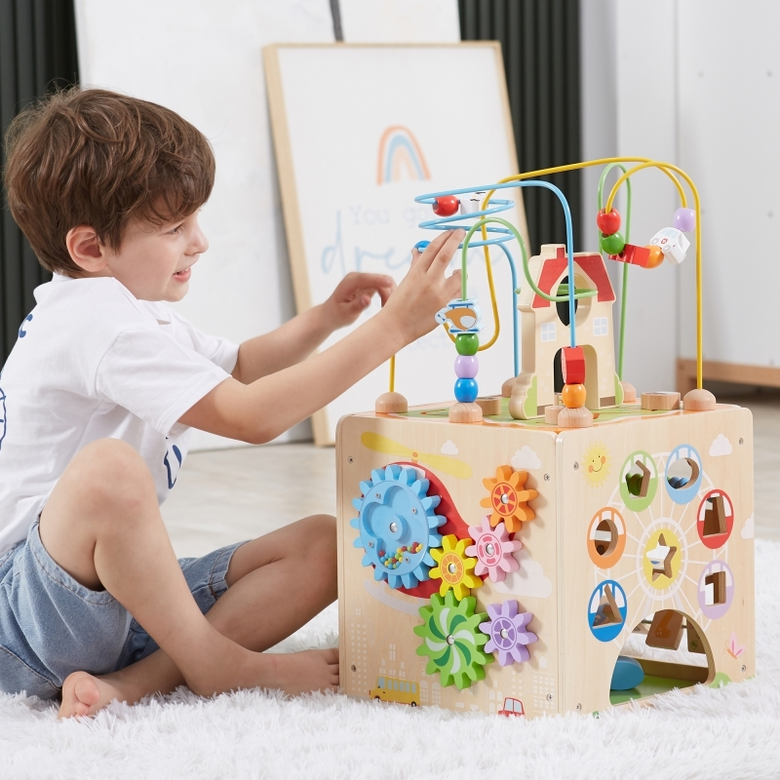 Viga toys голям дидактически куб с активности