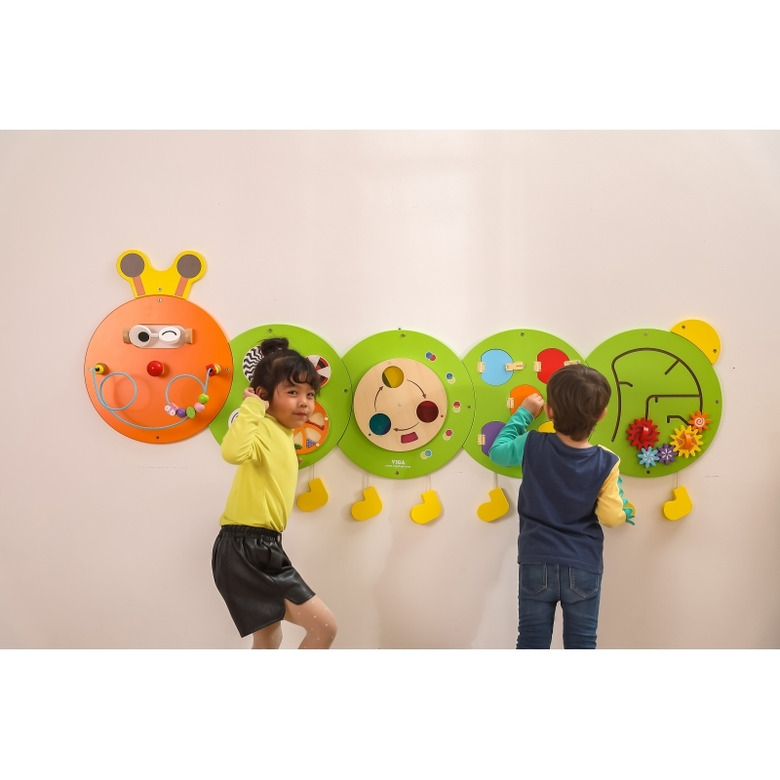 Мултифункционална играчка за стена - Гъсеница от Viga toys