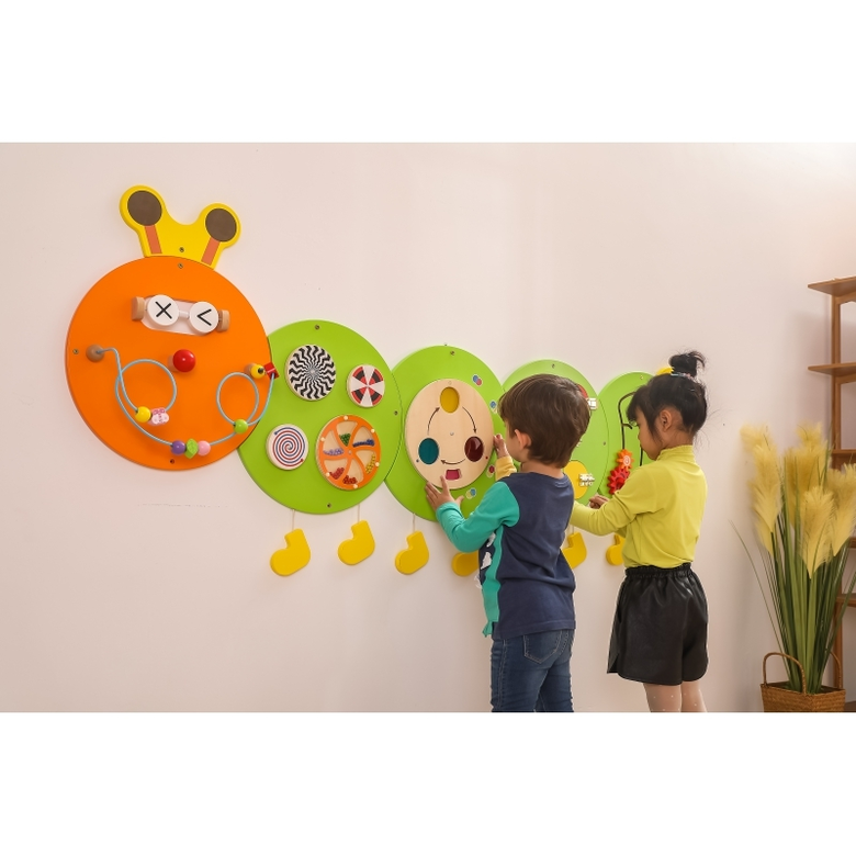 Мултифункционална играчка за стена - Гъсеница от Viga toys