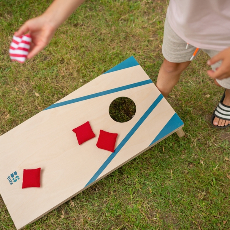 Дървена игра за хвърляне в цел – Cornhole от BS Toys