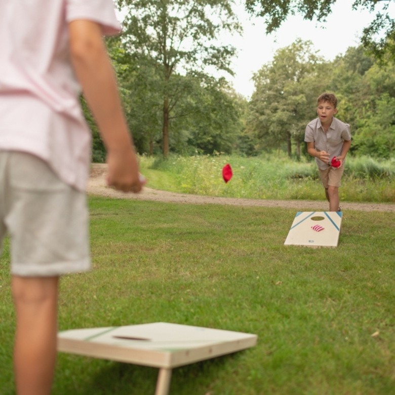 Дървена игра за хвърляне в цел – Cornhole от BS Toys