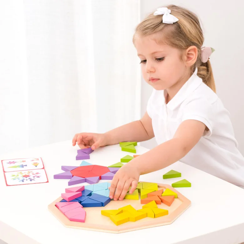 Детски пъзел - Осмоъгълник от дърво New classic toys
