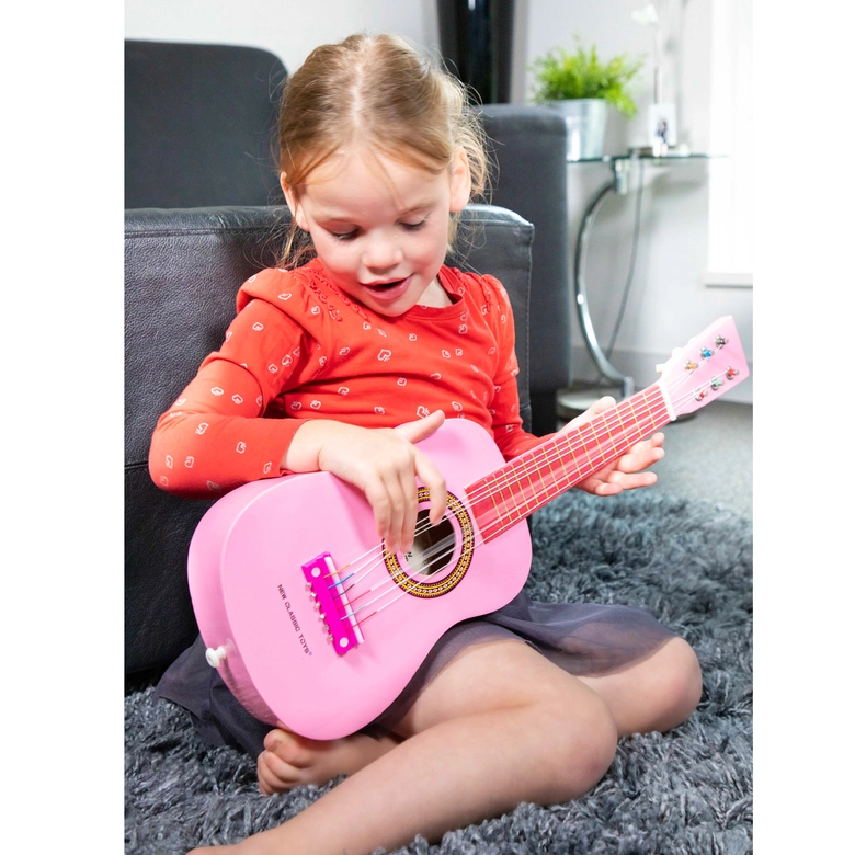 Детска розова китара от дърво New classic toys