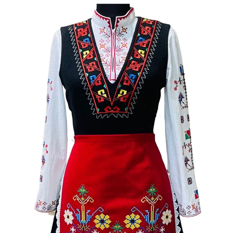 ТРАКИЙСКА НАРОДНА НОСИЯ ЗА МОМИЧЕ - Модел 32