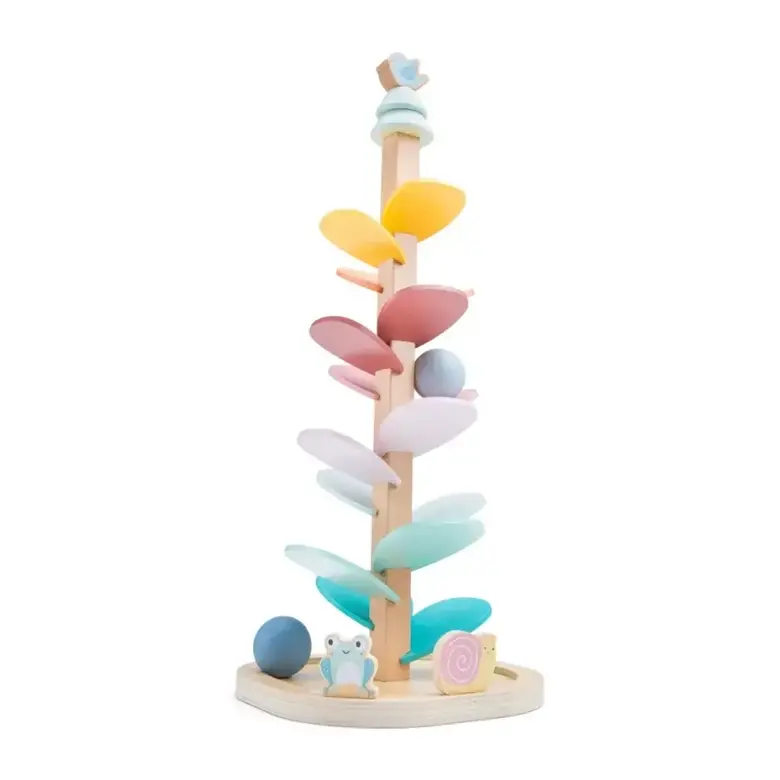 Дървено музикално дърво с топчета New Classic Toys – писта за фина моторика и координация