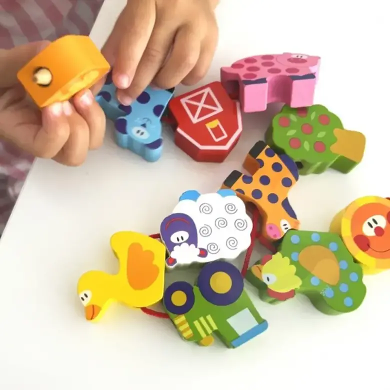 Играчка за нанизване с фигурки – Ферма