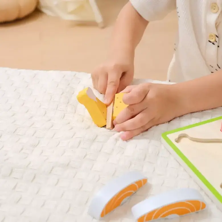Дървен Монтесори комплект за рязане на месо Viga Toys – основни житейски умения