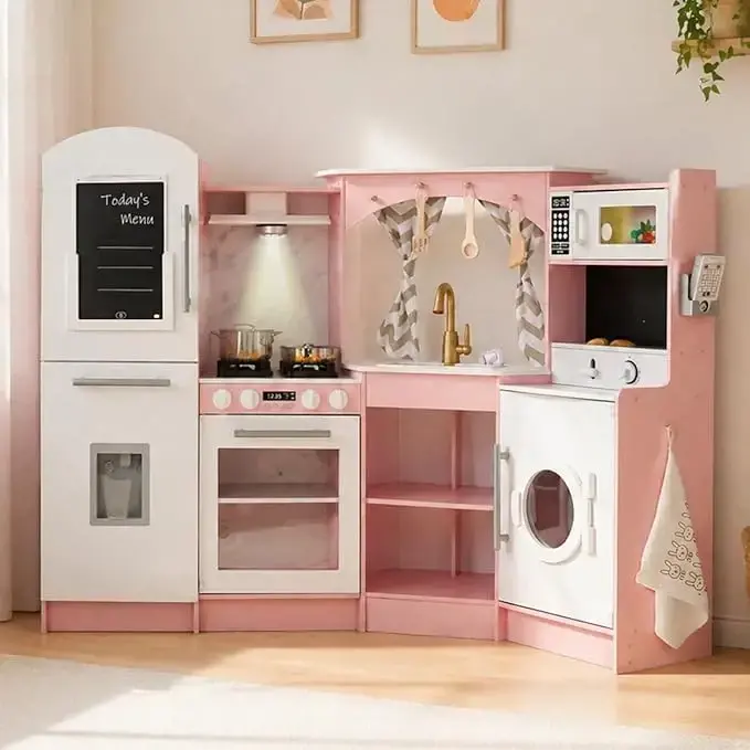 Голяма Детска Дървена Кухня GINGER HOME, Ъглова с Мивка с Течаща Вода, Звук и Светлина, Хладилник, Микровълнова, Пералня, Прозорец, Завеси и Аксесоари, 134x80x99 см